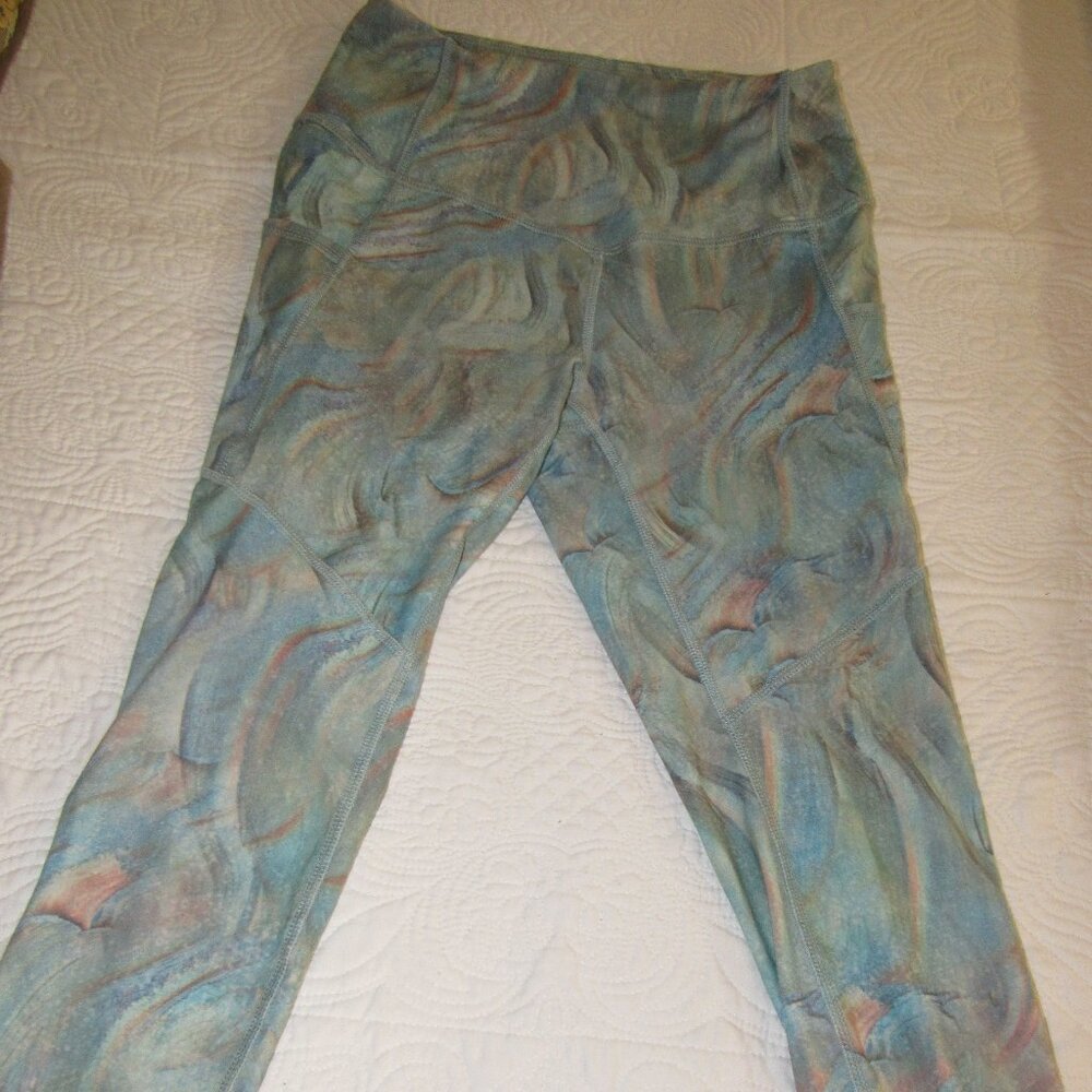 Athletic Cropped Yoga Pants - Size M
